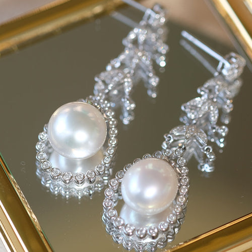 Salt Water Baroque Pearl Earring with Diamond