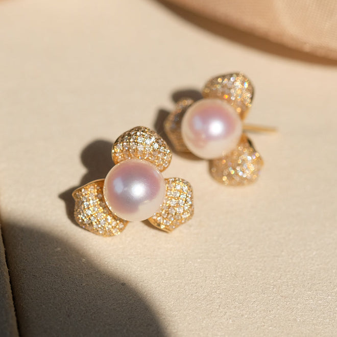 Akoya Pearl Earrings with Diamond