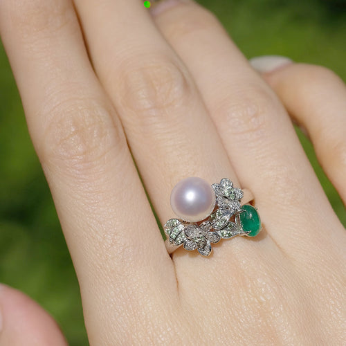 Akoya Pearl Ring with Emerald Diamond