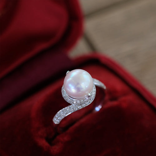 Akoya Pearl Ring with Diamond