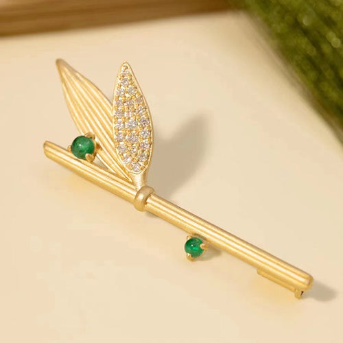 Diamond Brooch With Emerald