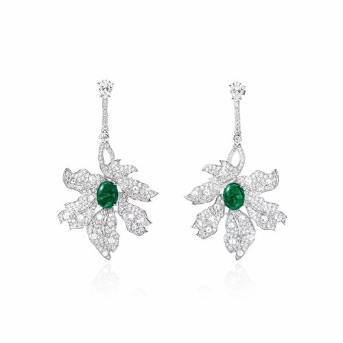 Oval emerald drop earrings in silver 