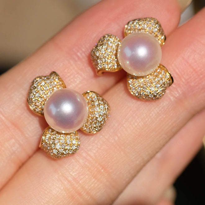 Akoya Pearl Earrings with Diamond