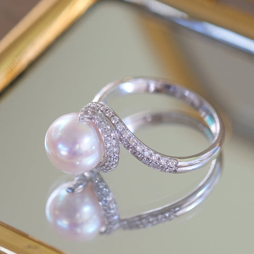 Akoya Pearl Ring with Diamond