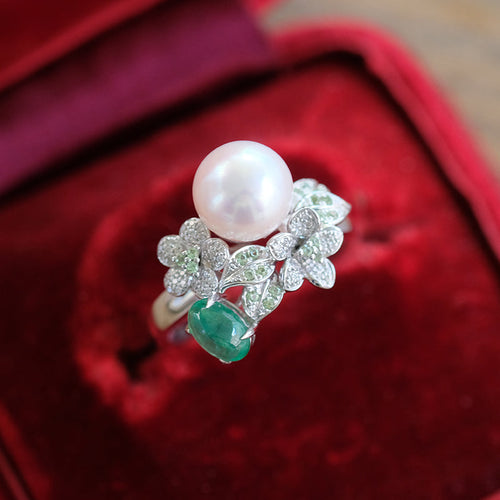 Akoya Pearl Ring with Emerald Diamond