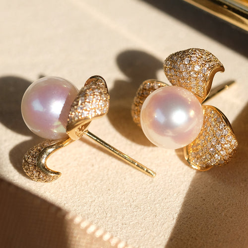 Akoya Pearl Earrings with Diamond