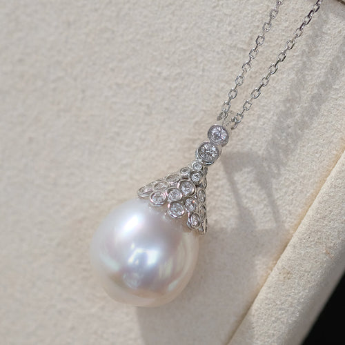 Salt Water Baroque Pear lPendant with Diamond