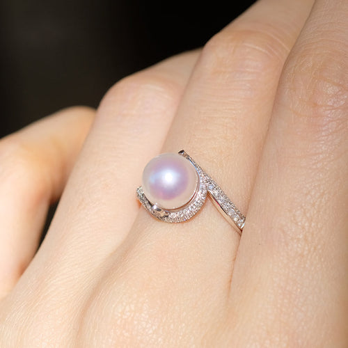 Akoya Pearl Ring with Diamond