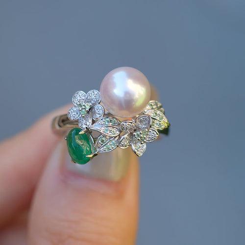 Akoya Pearl Ring with Emerald Diamond