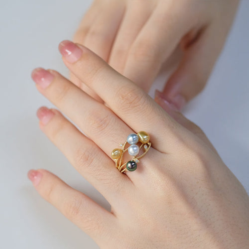 Keshi Ring With Diamonds