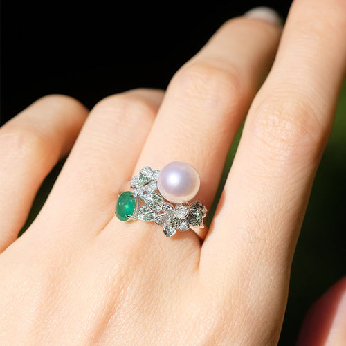 Akoya Pearl Ring with Emerald Diamond