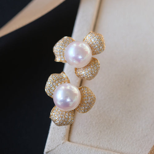 Akoya Pearl Earrings with Diamond