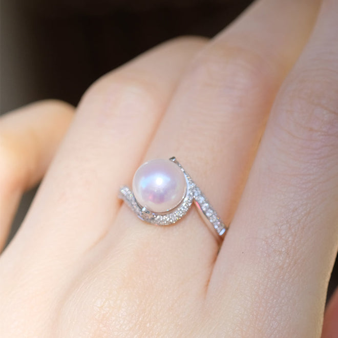 Akoya Pearl Ring with Diamond