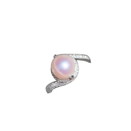 Akoya Pearl Ring with Diamond