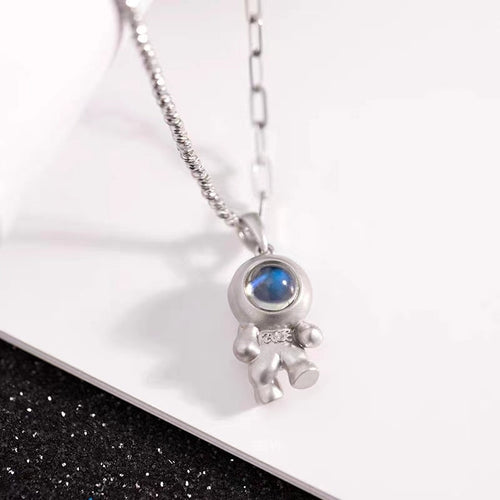 White gold Pendant with moonstone