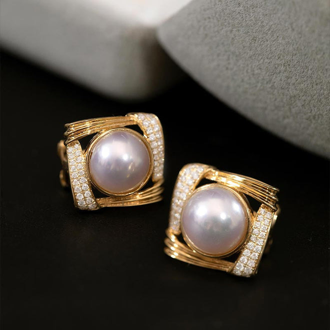 Akoya Pearl Earrings with Diamond
