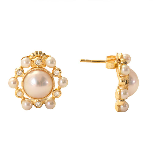 Akoya Pearl Earrings with Diamond