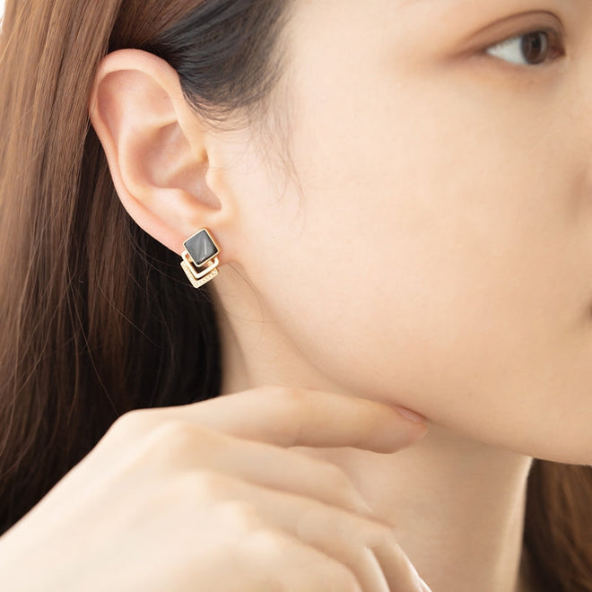 Black Spinal Earrings With Diamonds