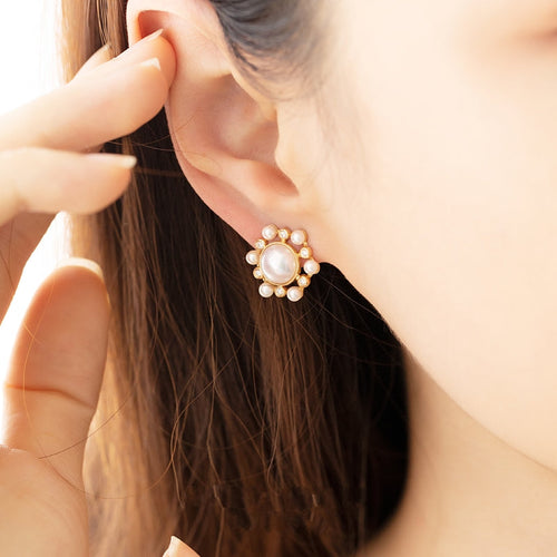 Akoya Pearl Earrings with Diamond