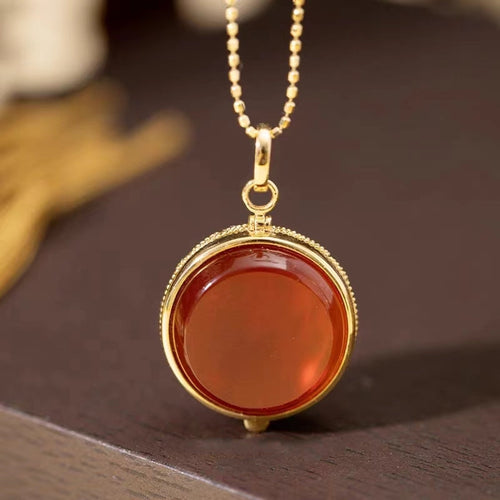 Red agate Pendant with Diamond