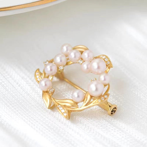 Akoya Pearl Brooch With Diamond