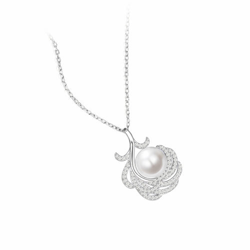 side view of White pearl necklace in silver