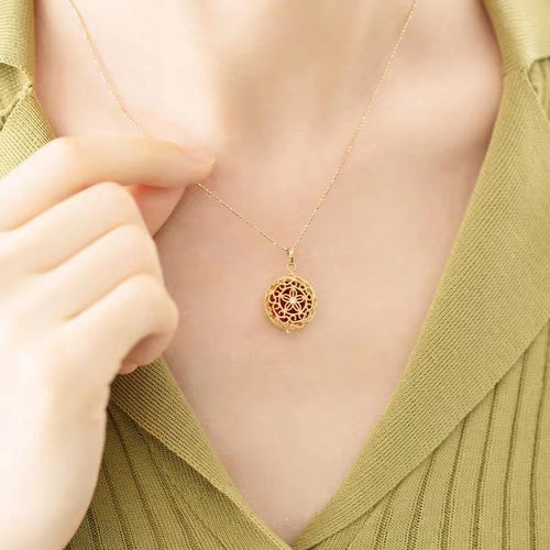 Red agate Pendant with Diamond